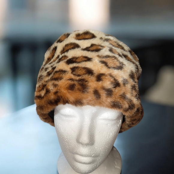 ACCESSORIES Faux Fur Animal Print Cossack Shaka Hat - Picture 2 of 6